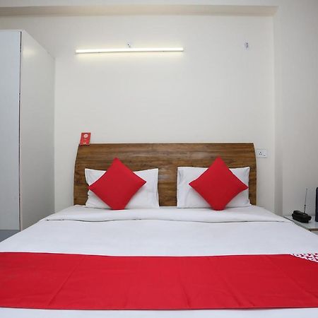 Oyo 28670 Hotel Dev Palace Gurgaon Zewnętrze zdjęcie