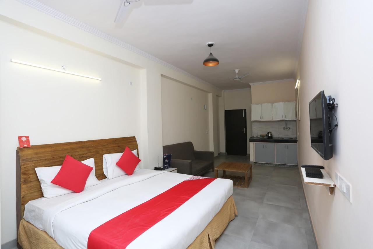 Oyo 28670 Hotel Dev Palace Gurgaon Zewnętrze zdjęcie