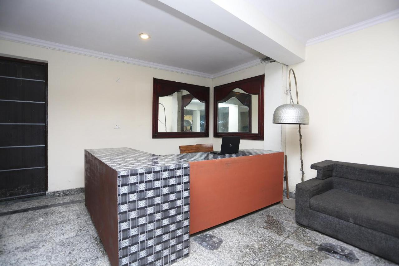 Oyo 28670 Hotel Dev Palace Gurgaon Zewnętrze zdjęcie
