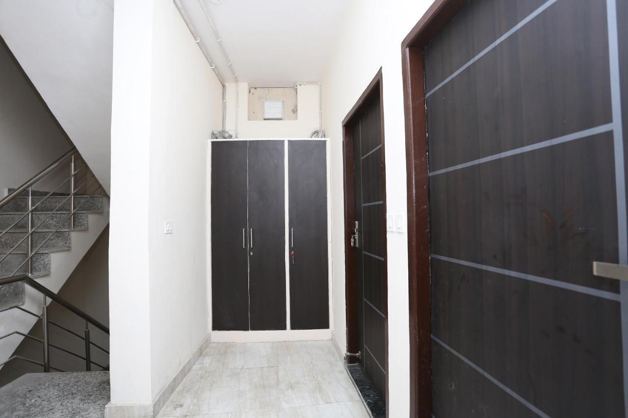Oyo 28670 Hotel Dev Palace Gurgaon Zewnętrze zdjęcie