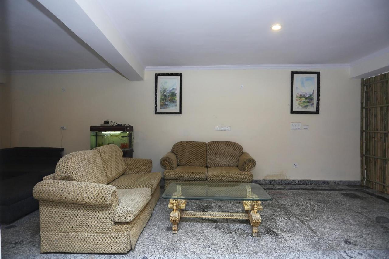 Oyo 28670 Hotel Dev Palace Gurgaon Zewnętrze zdjęcie